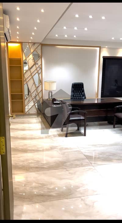 کوہِ نور سٹی فیصل آباد میں 2 کنال دفتر 15.0 لاکھ میں کرایہ پر دستیاب ہے۔