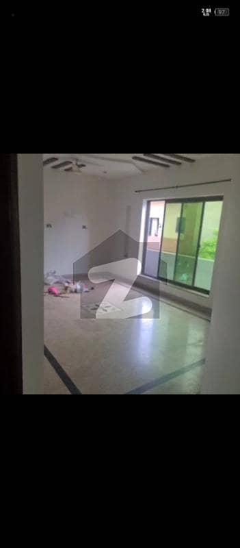 8 Marla Corner Upper Portion