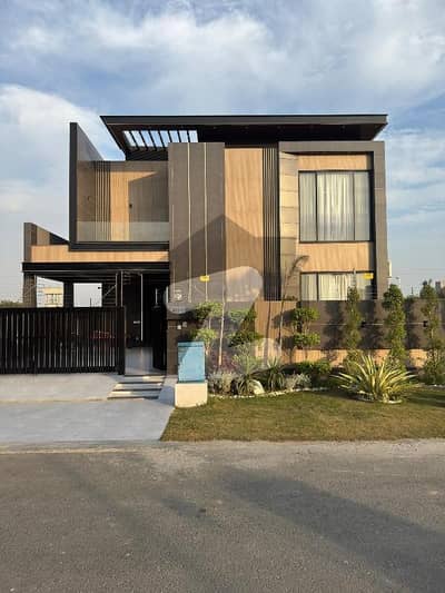 ڈی ایچ اے فیز 7 - بلاک یو فیز 7,ڈیفنس (ڈی ایچ اے),لاہور میں 5 کمروں کا 1 کنال مکان 10.99 کروڑ میں برائے فروخت۔ ڈی ایچ اے فیز 7 - بلاک یو فیز 7,ڈیفنس (ڈی ایچ اے),لاہور میں 5 کمروں کا 1 کنال مکان 10.99 کروڑ میں برائے فروخت۔