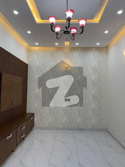 Prime Location 5 Marla House For sale In Park View City