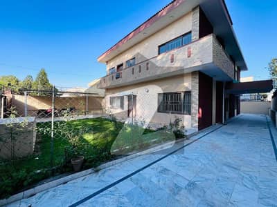 2 Gate House For Rent In F-8 2000$ 2 Gate House For Rent In F-8 2000$