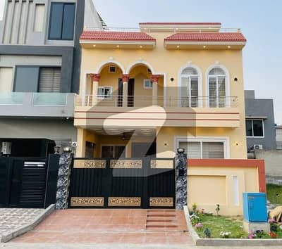 سٹی ہاؤسنگ سوسائٹی گوجرانوالہ میں 4 کمروں کا 5 مرلہ مکان 1.68 کروڑ میں برائے فروخت۔