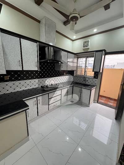 سینٹرل پارک ہاؤسنگ سکیم لاہور میں 5 کمروں کا 10 مرلہ مکان 1.15 لاکھ میں کرایہ پر دستیاب ہے۔