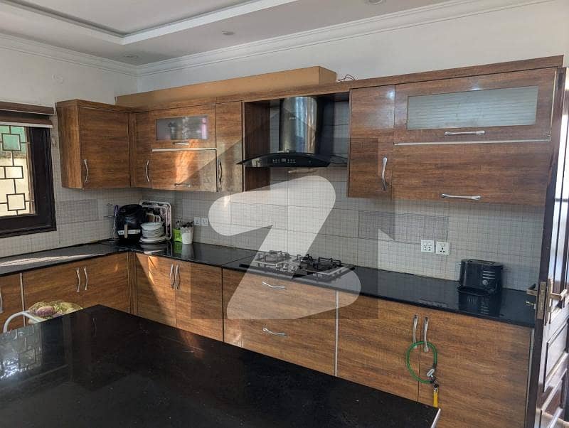 f7/3 4bed house with lawn only foreigners f7/3 4bed house with lawn only foreigners