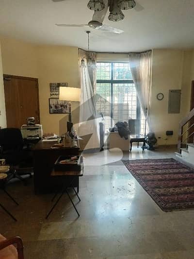 ایف ۔ 10 اسلام آباد میں 4 کمروں کا 1 کنال مکان 22.5 کروڑ میں برائے فروخت۔ ایف ۔ 10 اسلام آباد میں 4 کمروں کا 1 کنال مکان 22.5 کروڑ میں برائے فروخت۔