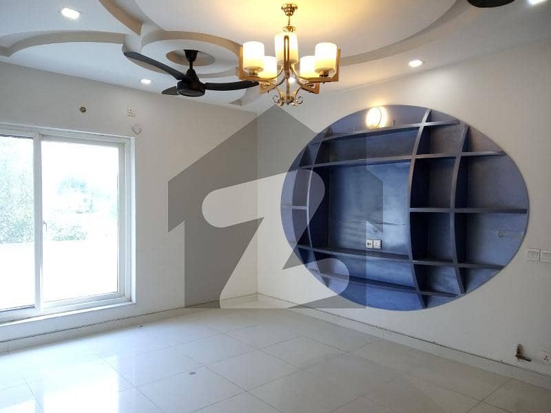 BEAUTIFUL LOCATION GROUND PORTION FOR RENT BEAUTIFUL LOCATION GROUND PORTION FOR RENT