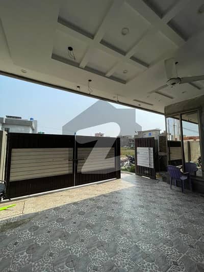 ایل ڈی اے ایوینیو لاہور میں 5 کمروں کا 10 مرلہ مکان 2.6 کروڑ میں برائے فروخت۔ ایل ڈی اے ایوینیو لاہور میں 5 کمروں کا 10 مرلہ مکان 2.6 کروڑ میں برائے فروخت۔