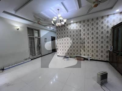 جی ۔ 13 اسلام آباد میں 6 کمروں کا 10 مرلہ مکان 2.6 لاکھ میں کرایہ پر دستیاب ہے۔ جی ۔ 13 اسلام آباد میں 6 کمروں کا 10 مرلہ مکان 2.6 لاکھ میں کرایہ پر دستیاب ہے۔