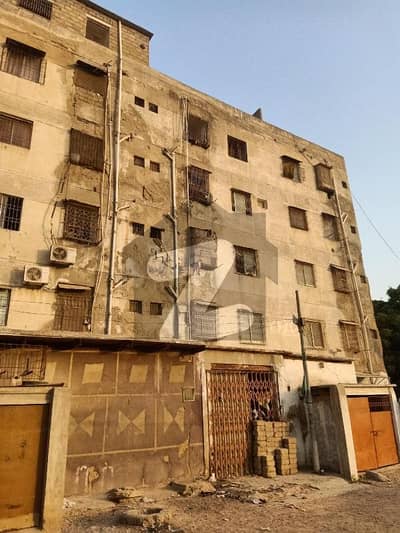 گلستانِِ جوہر ۔ بلاک 6 گلستانِ جوہر,کراچی میں 2 کمروں کا 2 مرلہ فلیٹ 18.0 لاکھ میں برائے فروخت۔