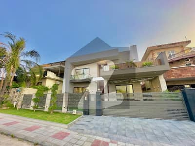 Single Unit One Kannal Designer House Available For Sale