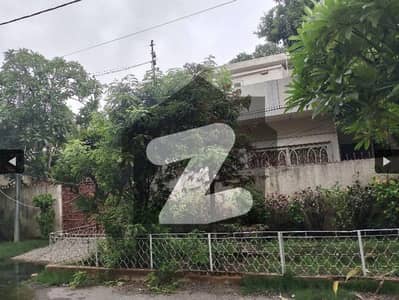 307 Sq Yards G+1 Demolished House For Sale At UK Bungalows Gulshan-E-Iqbal Block 4 307 Sq Yards G+1 Demolished House For Sale At UK Bungalows Gulshan-E-Iqbal Block 4