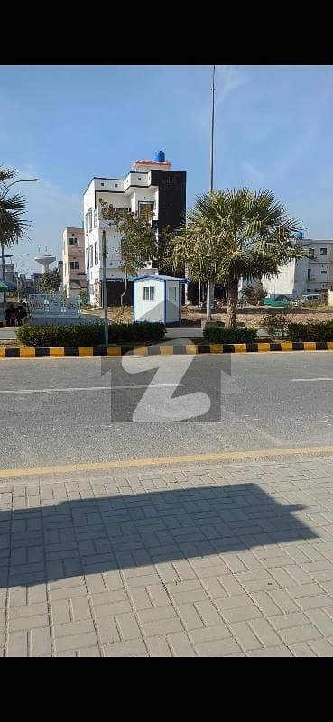 14 Marla corner plot 80 ft road near masjid park n school.