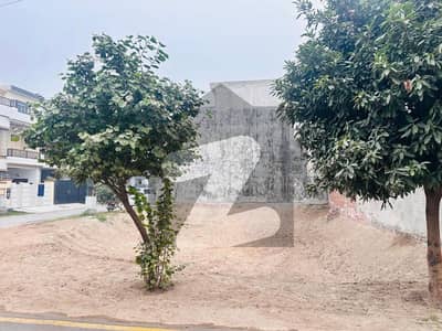 **Prime 5 Marla Plot For Sale In Park View City, Lahore**