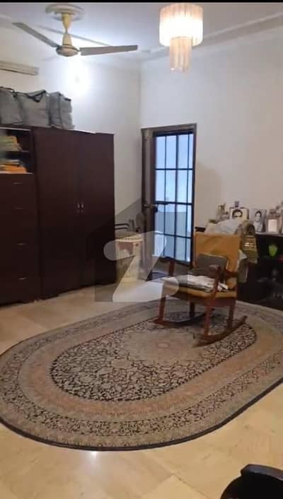 ایف ۔ 11/2 ایف ۔ 11,اسلام آباد میں 6 کمروں کا 10 مرلہ مکان 9.5 کروڑ میں برائے فروخت۔