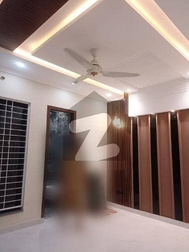 پارک ویو سٹی لاہور میں 3 کمروں کا 10 مرلہ بالائی پورشن 65.0 ہزار میں کرایہ پر دستیاب ہے۔