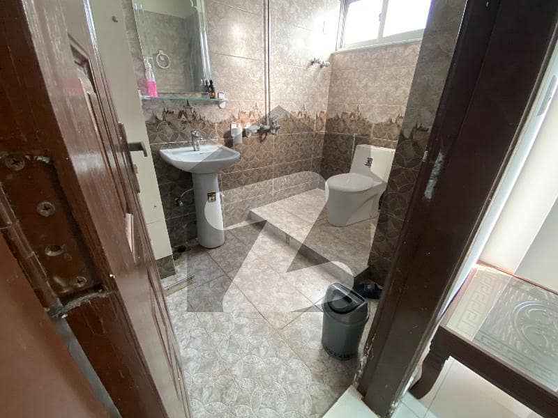 2 bedroom fale for sale