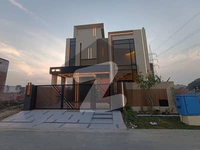 لیک سٹی رائیونڈ روڈ,لاہور میں 5 کمروں کا 10 مرلہ مکان 6.35 کروڑ میں برائے فروخت۔ لیک سٹی رائیونڈ روڈ,لاہور میں 5 کمروں کا 10 مرلہ مکان 6.35 کروڑ میں برائے فروخت۔