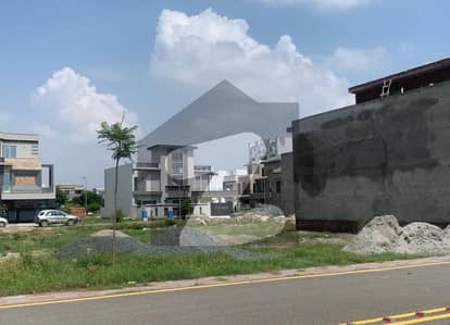 ڈریم گارڈنز فیز 1 ۔ بلاک اے ڈریم گارڈنز فیز 1,ڈریم گارڈنز,ڈیفینس روڈ,لاہور میں 6 مرلہ رہائشی پلاٹ 1.35 کروڑ میں برائے فروخت۔