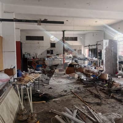 10 kanal factory available for rent.