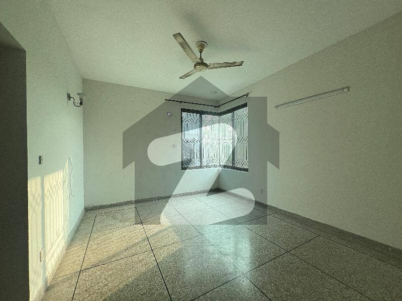 12MARLA UPPER PORTION IN DHA PHASE 4 12MARLA UPPER PORTION IN DHA PHASE 4