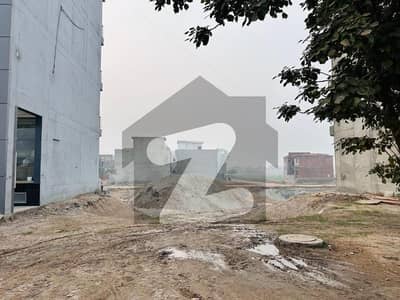 پارک ویو سٹی - براڈوے کمرشل پارک ویو سٹی,لاہور میں 5 مرلہ کمرشل پلاٹ 3.0 کروڑ میں برائے فروخت۔