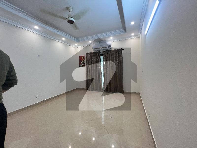 1KANAL UPPER PORTION IN DHA PHASE 4 1KANAL UPPER PORTION IN DHA PHASE 4