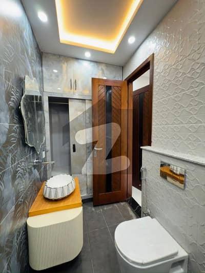 5 MARLA BRAND NEW MODERN HOUSE AVAILABLE FOR SALE