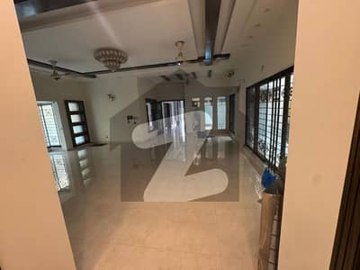 ابدالینزکوآپریٹو ہاؤسنگ سوسائٹی لاہور میں 6 کمروں کا 1 کنال مکان 9.75 کروڑ میں برائے فروخت۔ ابدالینزکوآپریٹو ہاؤسنگ سوسائٹی لاہور میں 6 کمروں کا 1 کنال مکان 9.75 کروڑ میں برائے فروخت۔