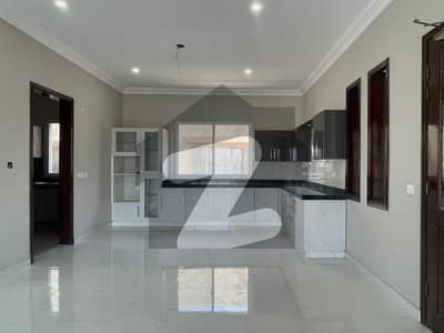 ڈی ایچ اے فیز 8 - زون اے ڈی ایچ اے فیز 8,ڈی ایچ اے ڈیفینس,کراچی میں 4 کمروں کا 1 کنال مکان 4.75 لاکھ میں کرایہ پر دستیاب ہے۔