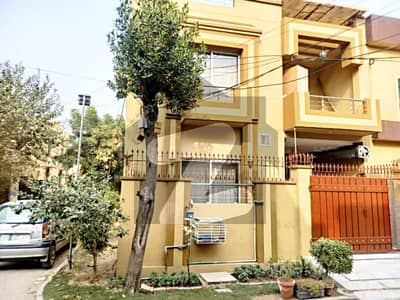 ٹی اینڈ ٹی آبپارہ ہاؤسنگ سوسائٹی لاہور میں 4 کمروں کا 5 مرلہ مکان 2.0 کروڑ میں برائے فروخت۔