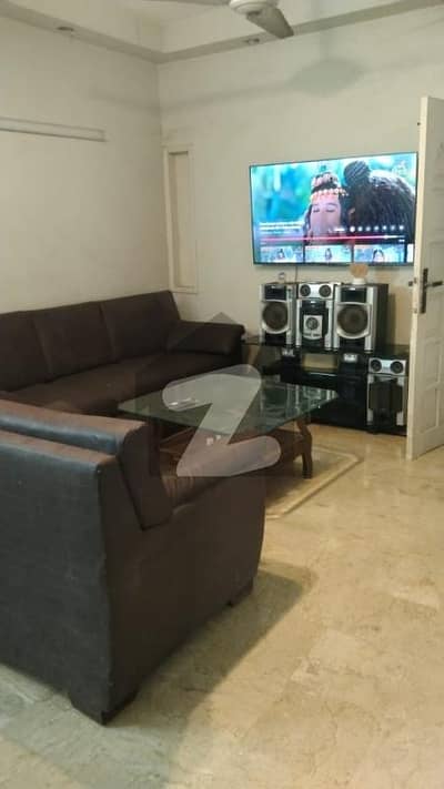 سوِل لائنز کراچی میں 3 کمروں کا 8 مرلہ فلیٹ 3.5 کروڑ میں برائے فروخت۔