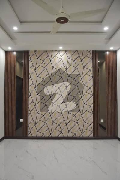 Prime Location 5 Marla House Up For sale In Park View City