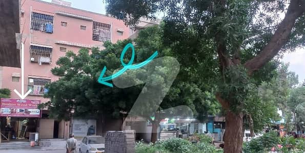 SHOP SIZE 10 FIT 40FIT MAIN MARKET AREA Y SECTOR WITH WASH ROOM