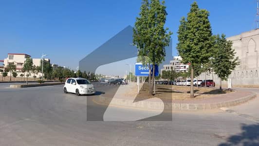 14 Marla Plot With 2 Marla Lawn