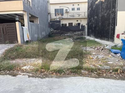 5 marla plot near to boulevard and Mosque