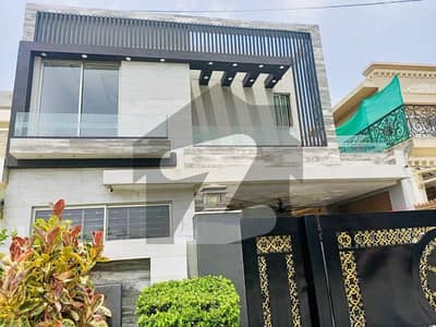 10 Marla Modern House For Sale in Dha Phase 8