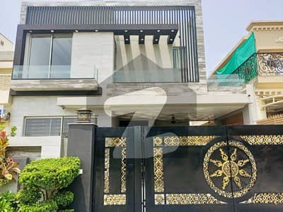 10 Marla Modern House For Sale In Dha Phase 8
