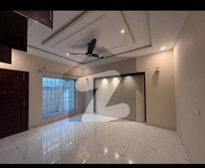 جی ۔ 13 اسلام آباد میں 6 کمروں کا 10 مرلہ مکان 2.5 لاکھ میں کرایہ پر دستیاب ہے۔