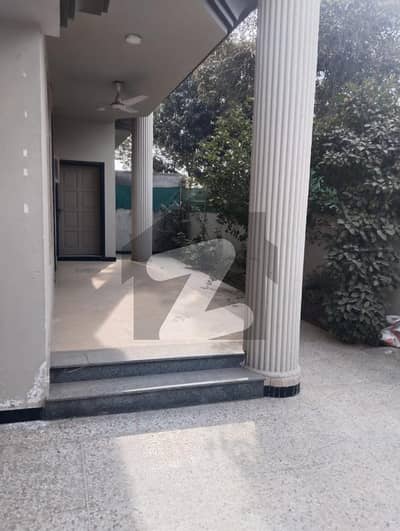 F 11/1 main service road 500sy house for rent