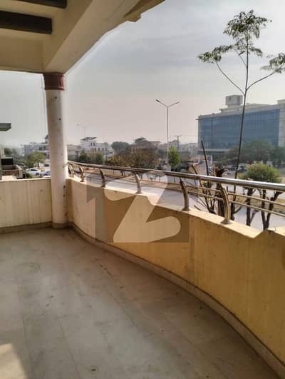 جی ۔ 13 اسلام آباد میں 9 کمروں کا 14 مرلہ مکان 9.5 کروڑ میں برائے فروخت۔