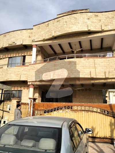 G-13/3 Main Double Road Triple Story House 40x80 for sale