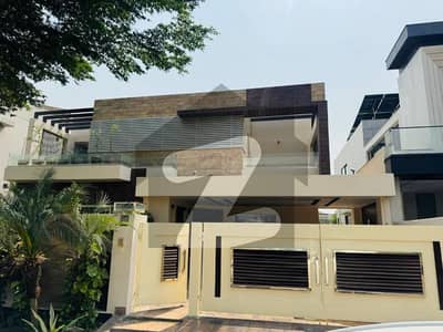 ڈی ایچ اے فیز 6 ڈیفنس (ڈی ایچ اے),لاہور میں 5 کمروں کا 1 کنال مکان 8.6 کروڑ میں برائے فروخت۔