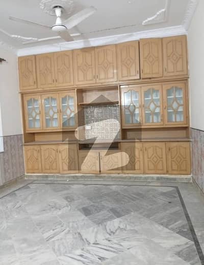 جی ۔ 11 اسلام آباد میں 4 کمروں کا 5 مرلہ مکان 1.55 لاکھ میں کرایہ پر دستیاب ہے۔