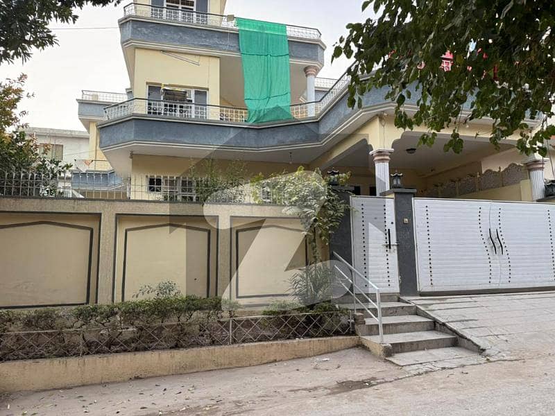 خیابان تنویر راولپنڈی میں 6 کمروں کا 12 مرلہ مکان 4.5 کروڑ میں برائے فروخت۔ خیابان تنویر راولپنڈی میں 6 کمروں کا 12 مرلہ مکان 4.5 کروڑ میں برائے فروخت۔