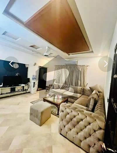 ڈی ایچ اے فیز 1 ڈیفنس (ڈی ایچ اے),لاہور میں 4 کمروں کا 10 مرلہ مکان 4.4 کروڑ میں برائے فروخت۔