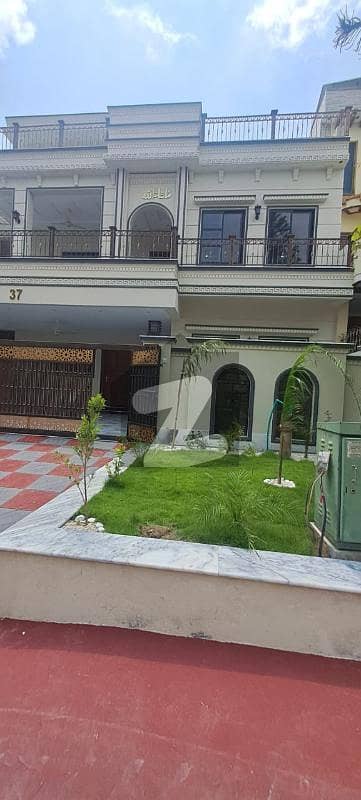 جی ۔ 13 اسلام آباد میں 7 کمروں کا 1 کنال مکان 16.5 کروڑ میں برائے فروخت۔