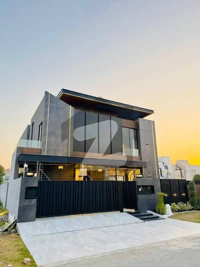 1 KANAL MODERN HOUSE FOR SALE IN DHA PHASE 8 1 KANAL MODERN HOUSE FOR SALE IN DHA PHASE 8