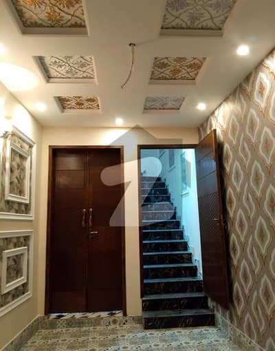 فاروق کالونی لاہور میں 3 کمروں کا 3 مرلہ مکان 1.55 کروڑ میں برائے فروخت۔ فاروق کالونی لاہور میں 3 کمروں کا 3 مرلہ مکان 1.55 کروڑ میں برائے فروخت۔