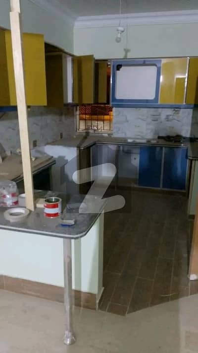 گلستانِ جوہر کراچی میں 3 کمروں کا 10 مرلہ بالائی پورشن 83.0 ہزار میں کرایہ پر دستیاب ہے۔