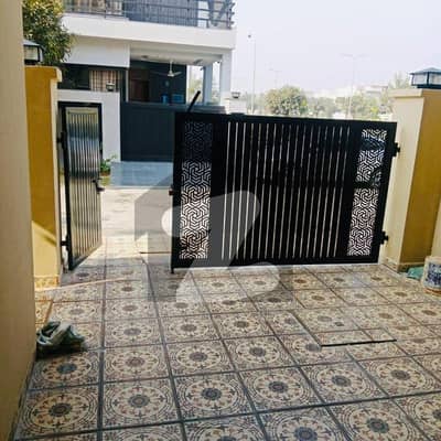 ڈی ایچ اے 9 ٹاؤن ڈیفنس (ڈی ایچ اے),لاہور میں 3 کمروں کا 5 مرلہ مکان 2.25 کروڑ میں برائے فروخت۔ ڈی ایچ اے 9 ٹاؤن ڈیفنس (ڈی ایچ اے),لاہور میں 3 کمروں کا 5 مرلہ مکان 2.25 کروڑ میں برائے فروخت۔